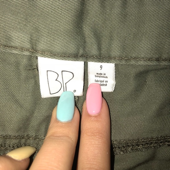 Nordstrom BP | Cargo Cropped Shorts | SZ 9 - Picture 3 of 3